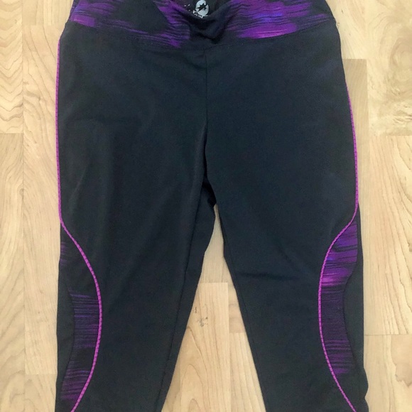 Training Cropped Leggings - Picture 1 of 2